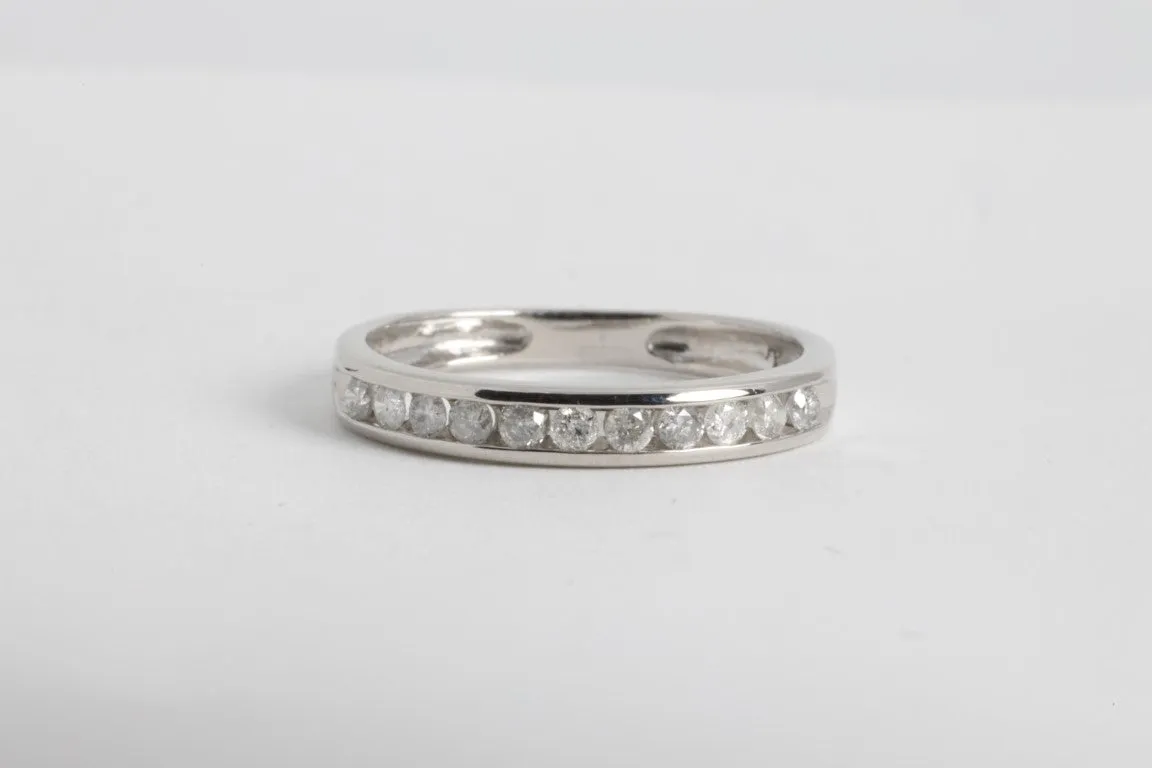 10k White Gold 0.33ctw Diamond Anniversary Band Size 4.25 (1.50g.)