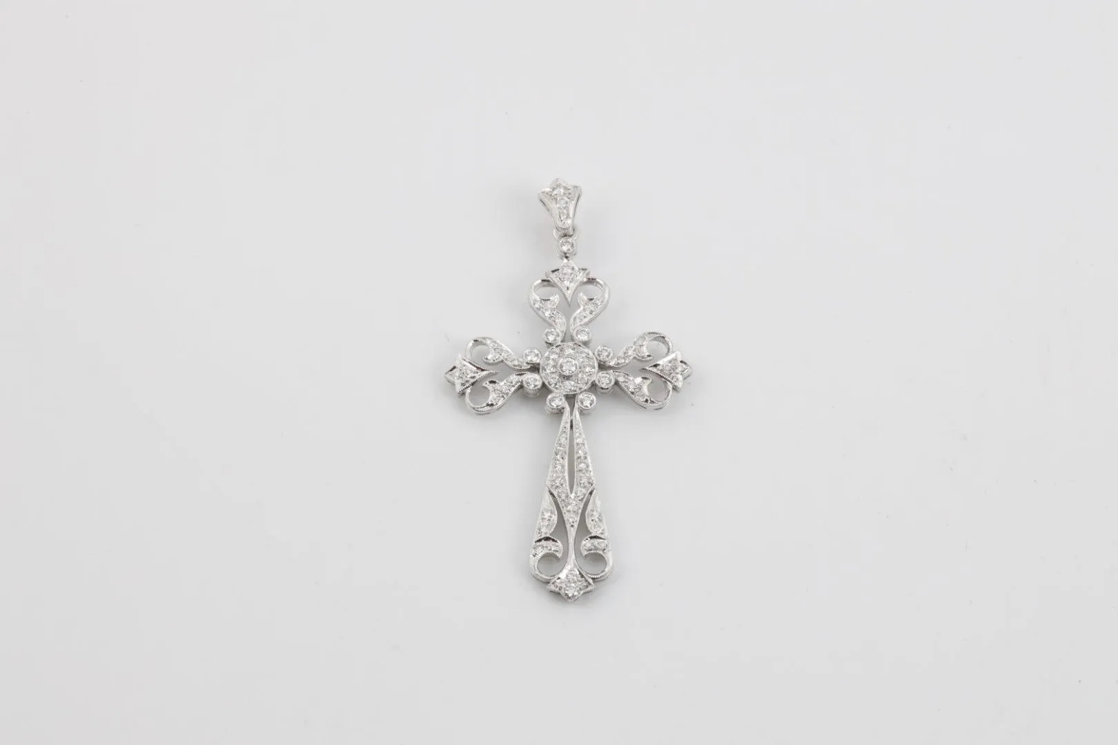 18k White Gold 0.78tcw Diamond Cross Pendant (5.31g.)