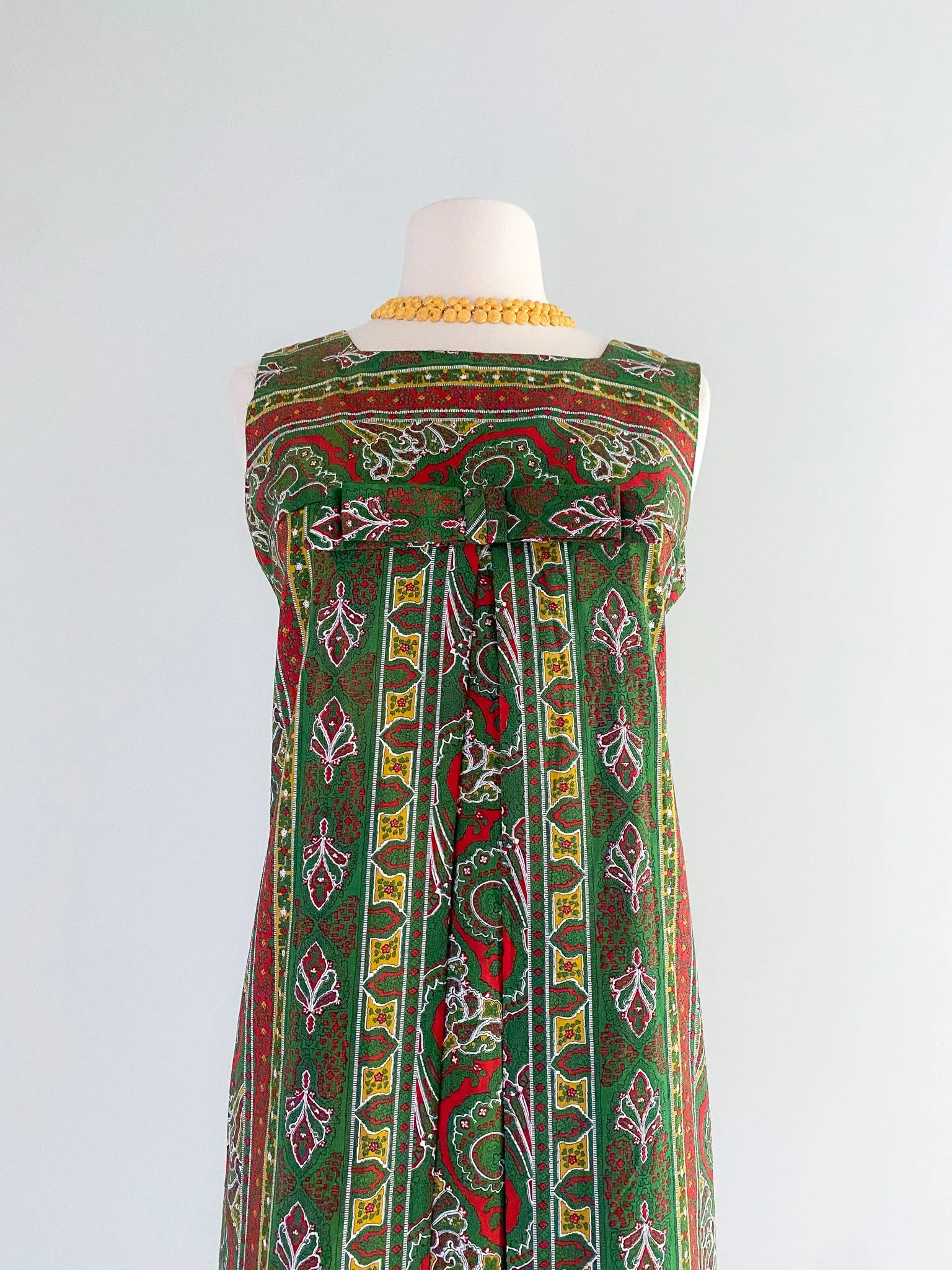 1960's Sweet Cotton Paisley Shift Dress / Sz M