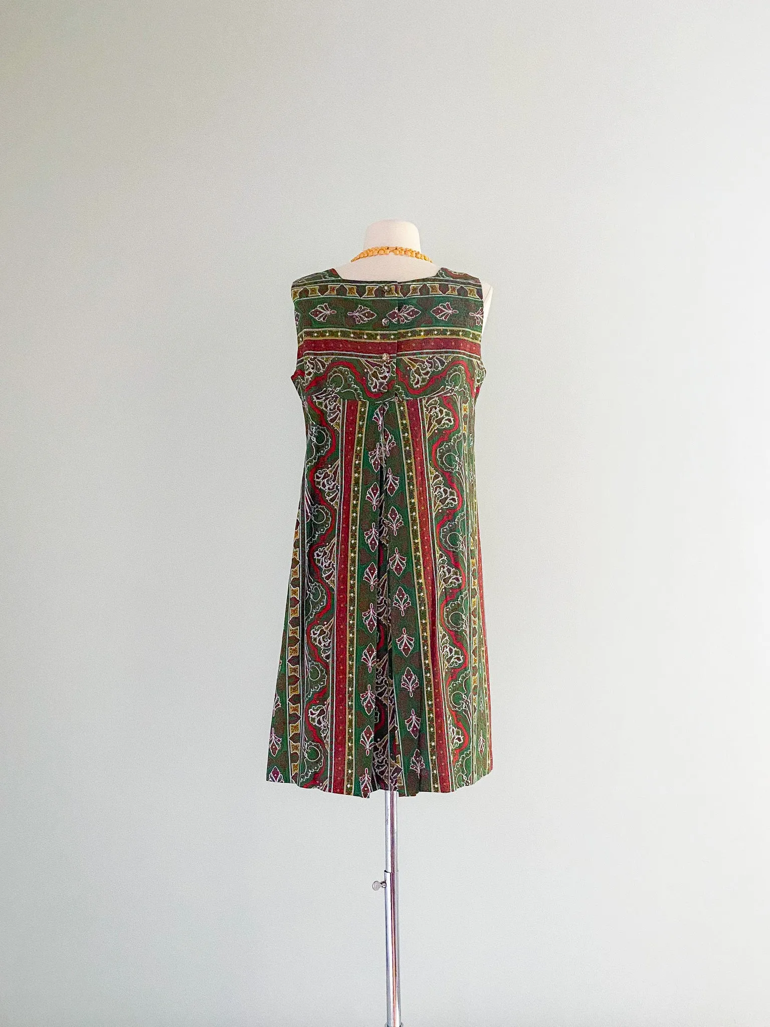 1960's Sweet Cotton Paisley Shift Dress / Sz M