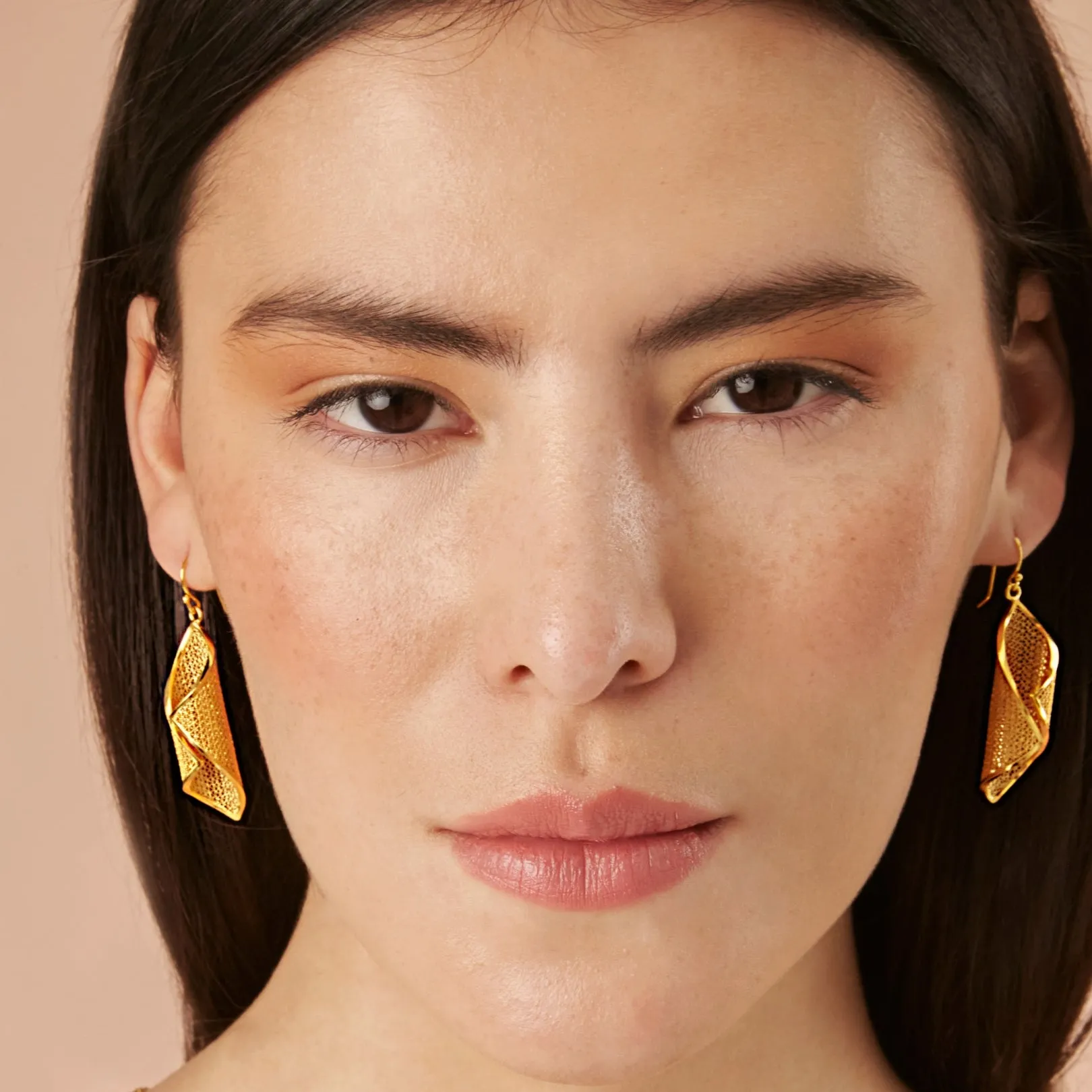 AVA GOLD MEDIUM EARRINGS FILIGREE