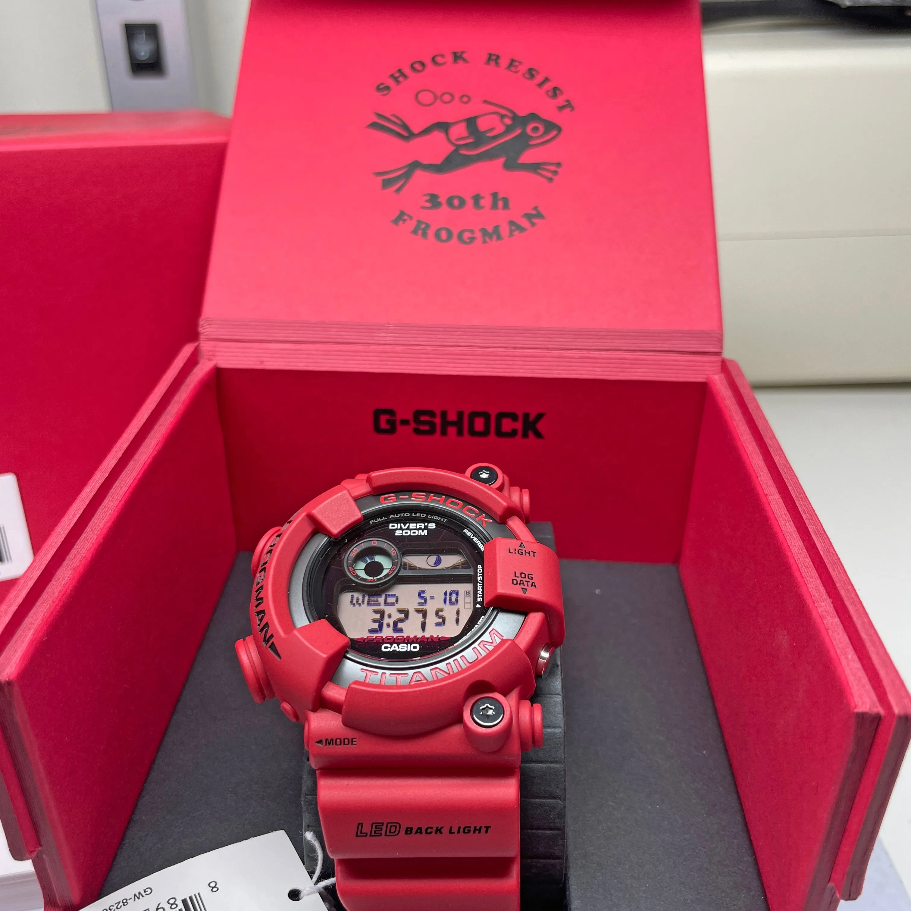 Casio G-Shock FROGMAN Digital Titanium 30th Anniversary 8200 Diver Red Watch GW8230NT-4 Limited