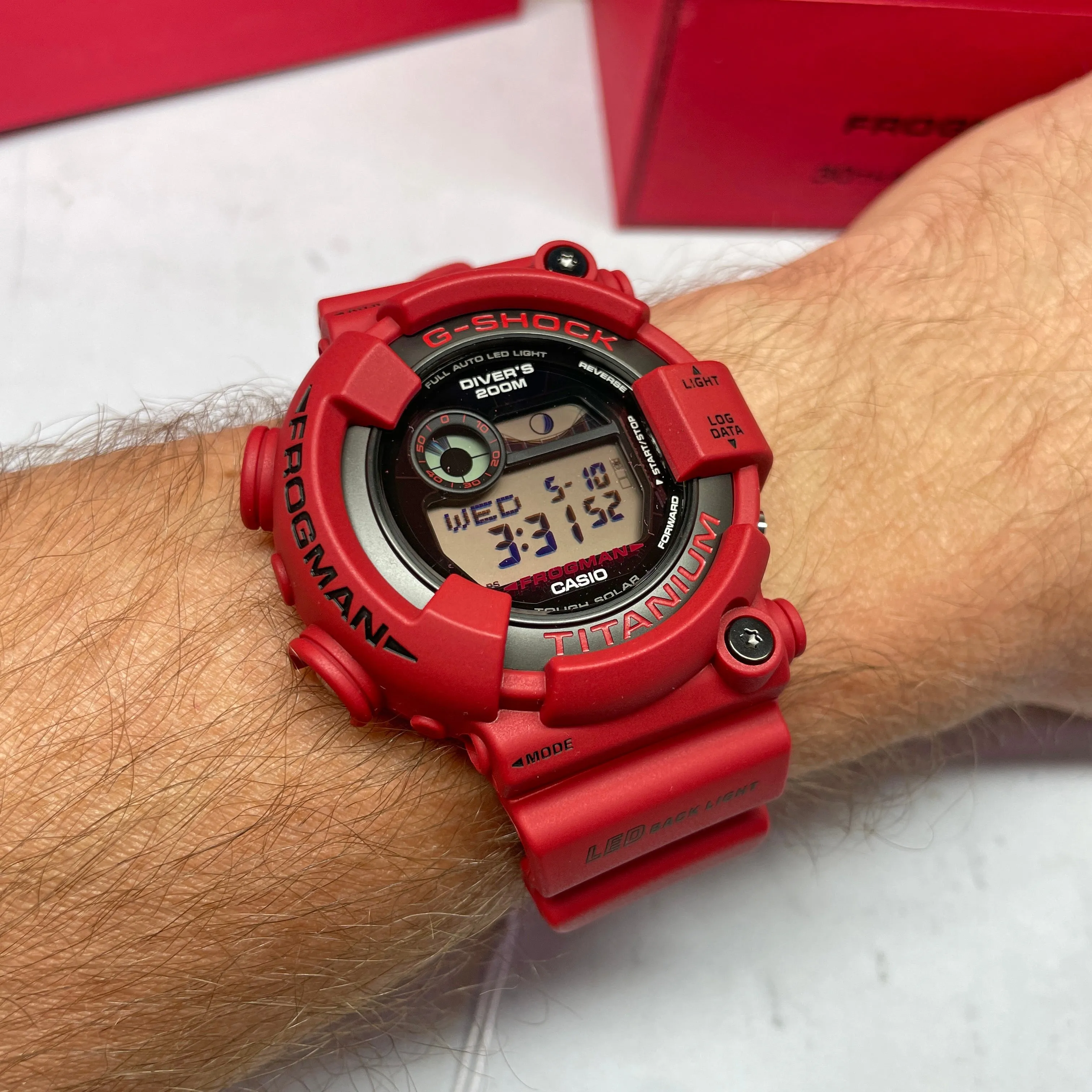 Casio G-Shock FROGMAN Digital Titanium 30th Anniversary 8200 Diver Red Watch GW8230NT-4 Limited