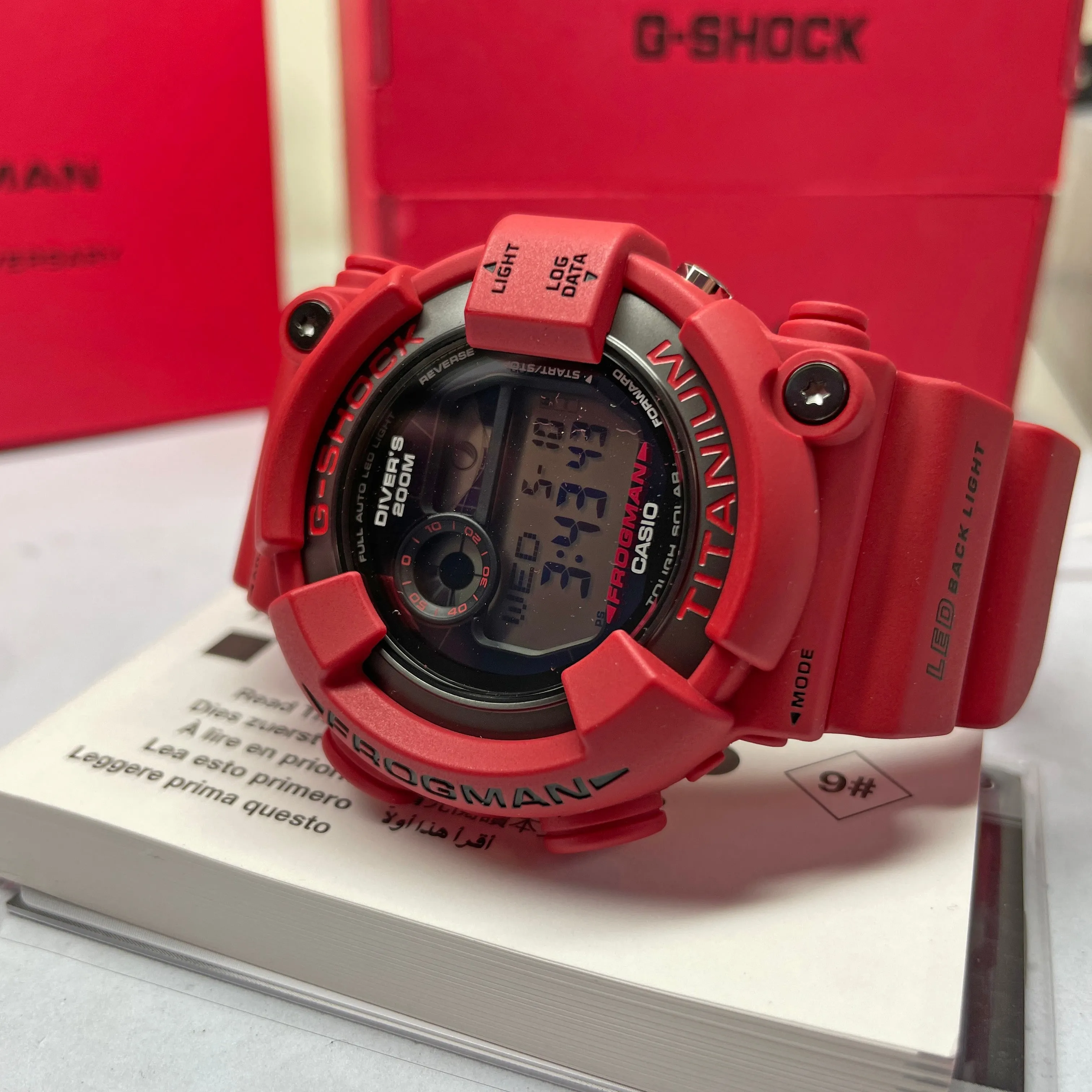 Casio G-Shock FROGMAN Digital Titanium 30th Anniversary 8200 Diver Red Watch GW8230NT-4 Limited