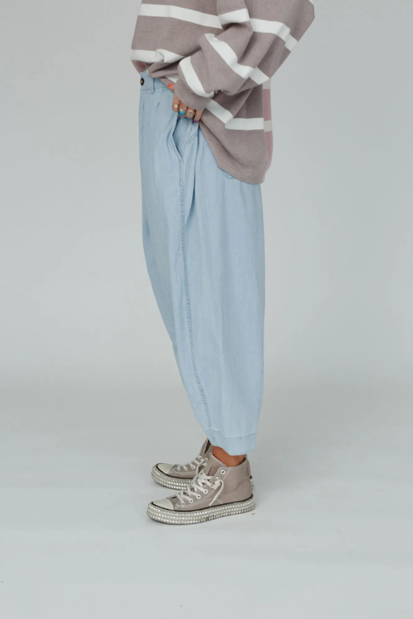 Cool Touch Pleated Pants - Light Denim