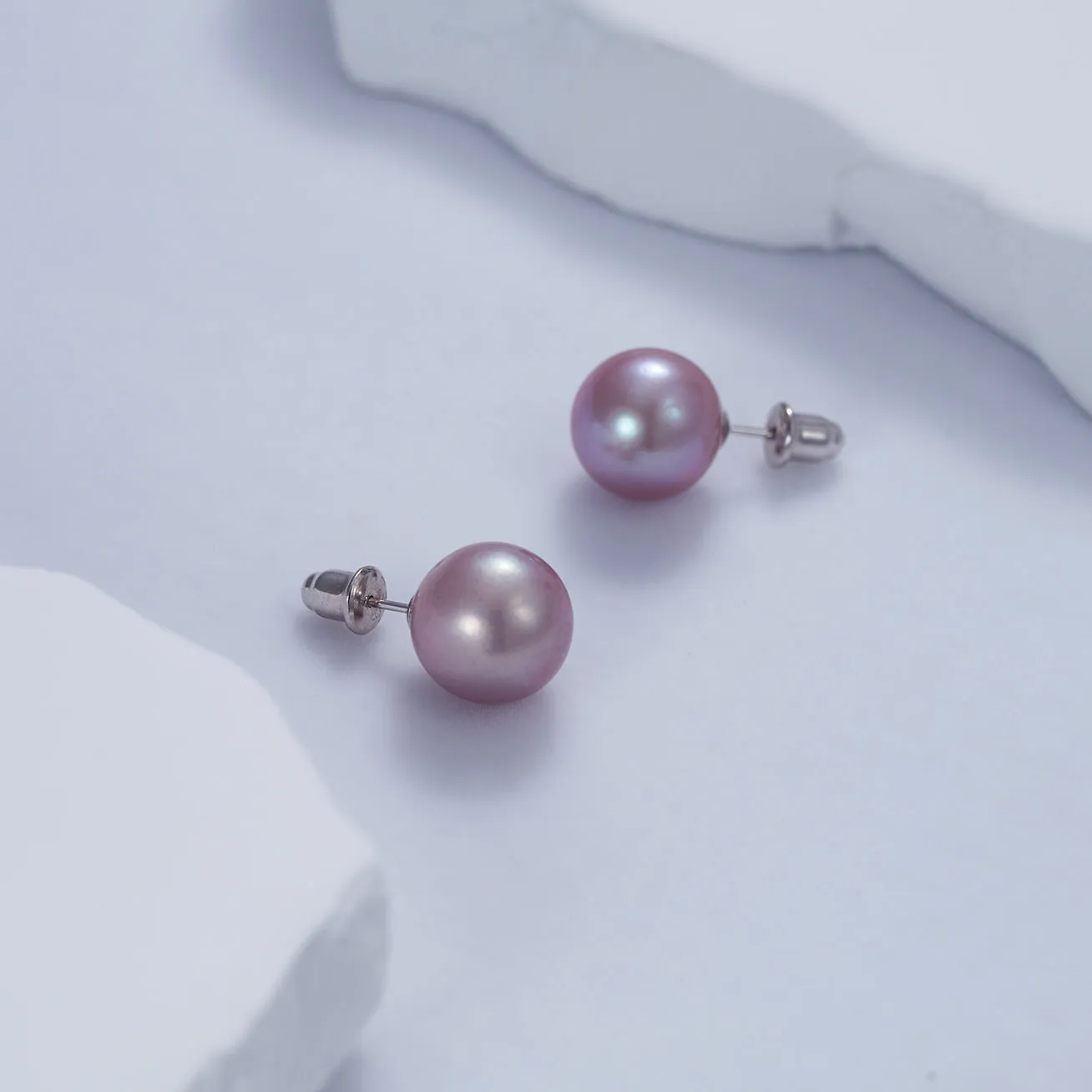 Elegant Edison Pearl Round Purple Pearl Stud Earrings WE00504