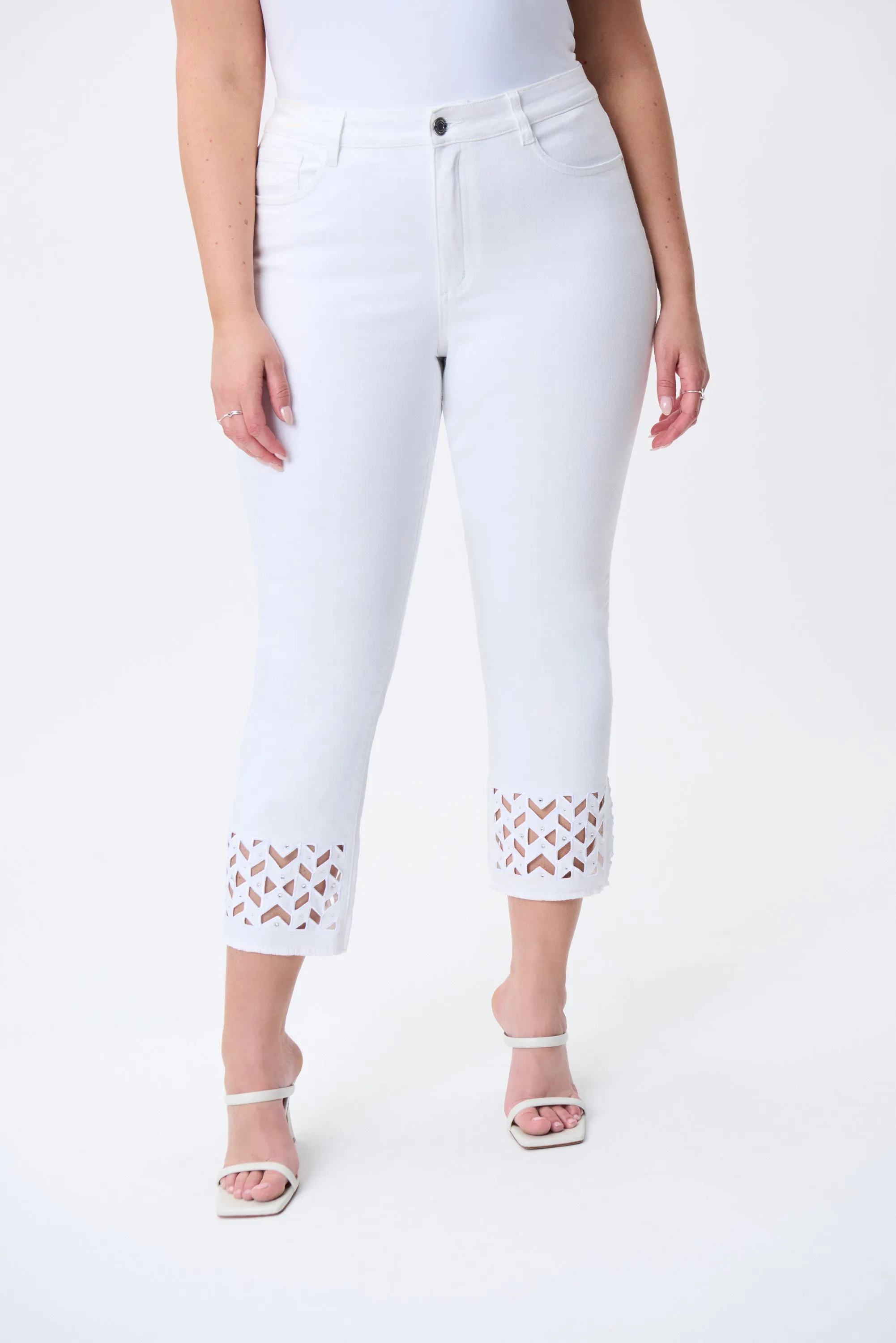 Embroidered Hem Jeans Style 231952