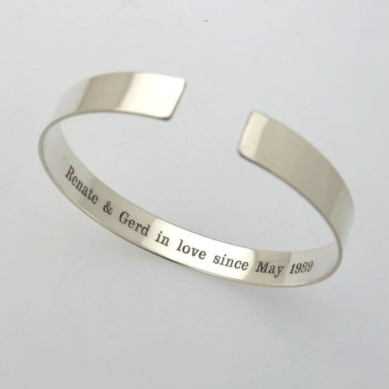 Engraved Bracelet - Personalized Gift for Dad