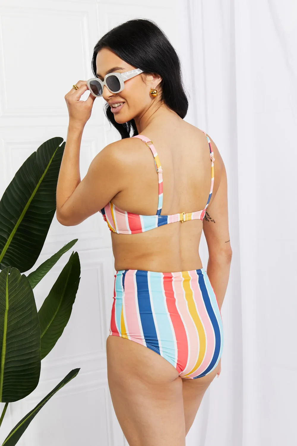 Marina West Swim Take A Dip Twist Hochhaus-Bikini mit Streifen