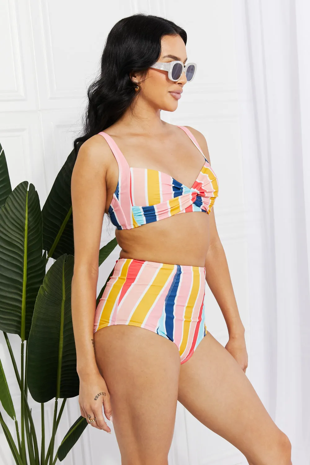 Marina West Swim Take A Dip Twist Hochhaus-Bikini mit Streifen