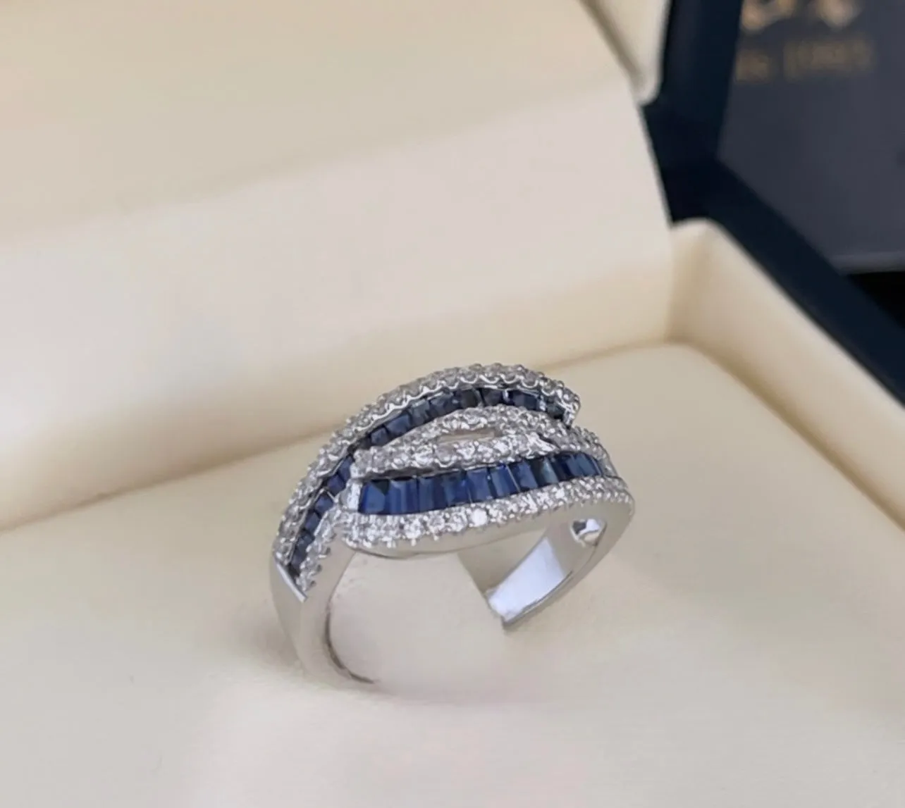 Sapphires and diamonds ring