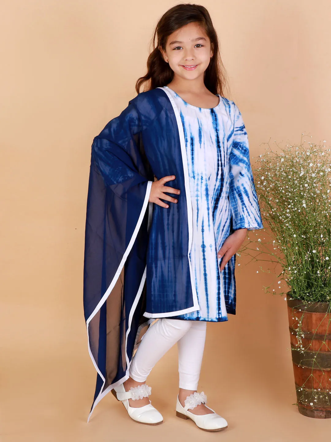 VASTRAMAY Blue Tie And Dye Pattern Cotton Siblings Set