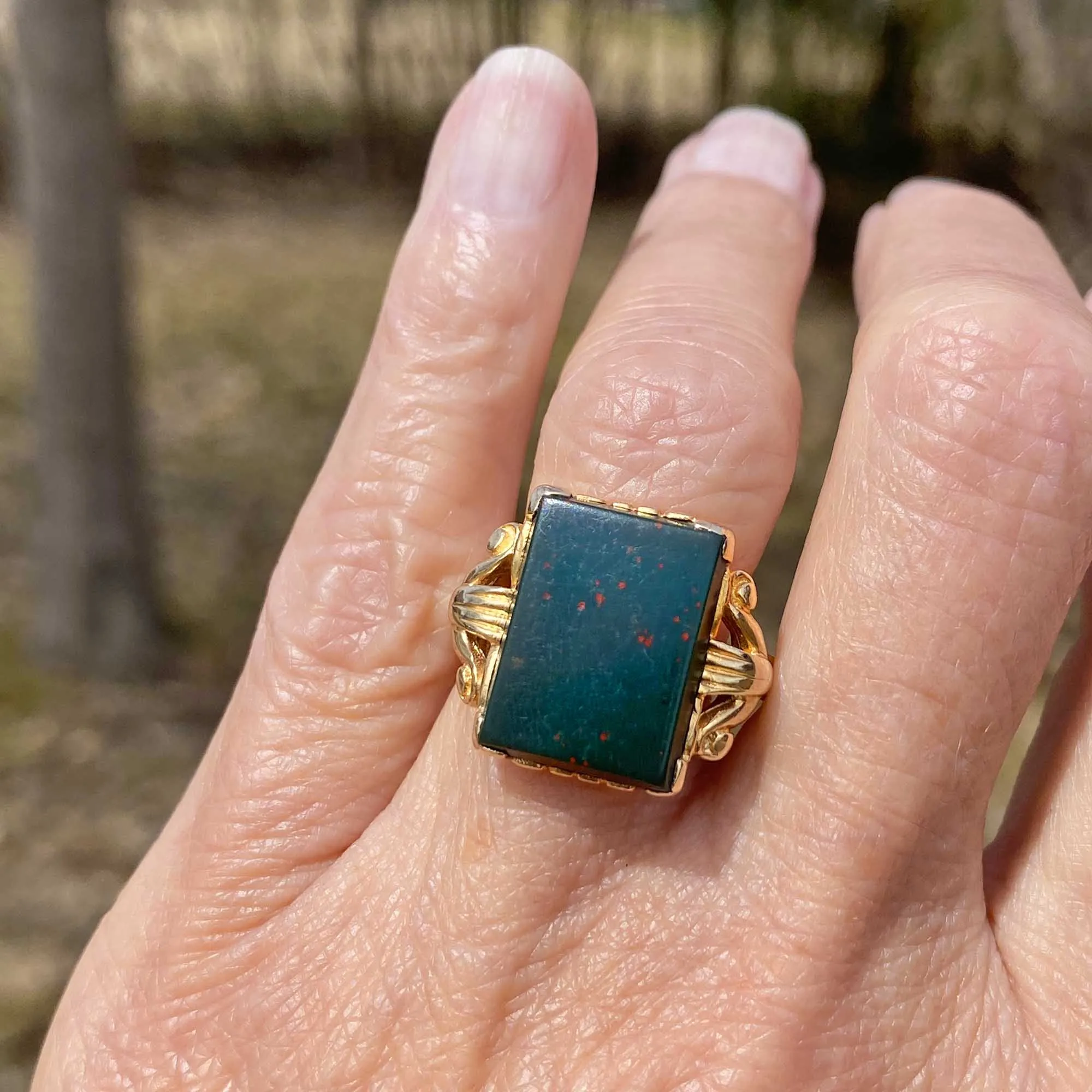 Vintage 14K Gold Bloodstone Signet Style Ring