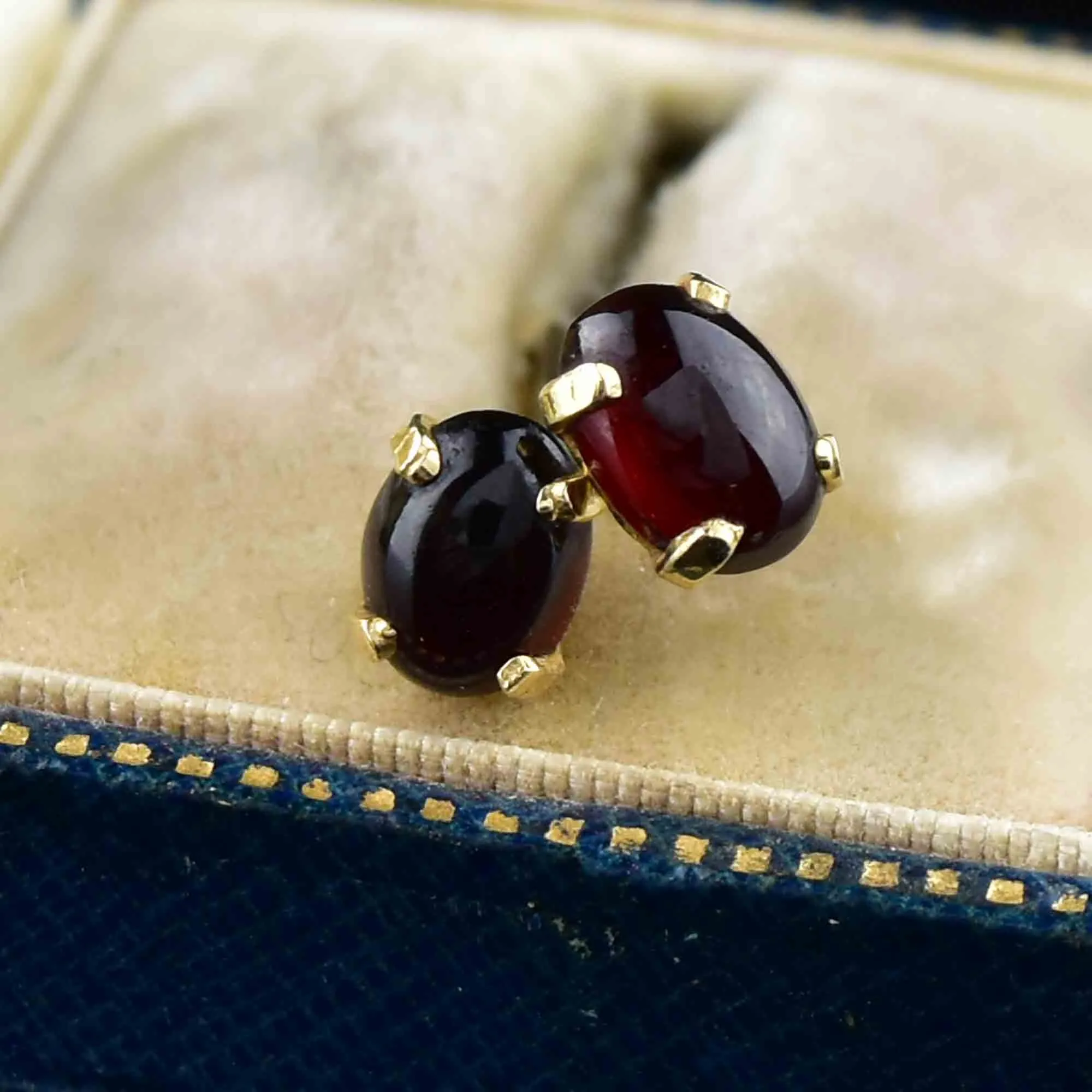 Vintage 14K Gold Garnet Stud Earrings