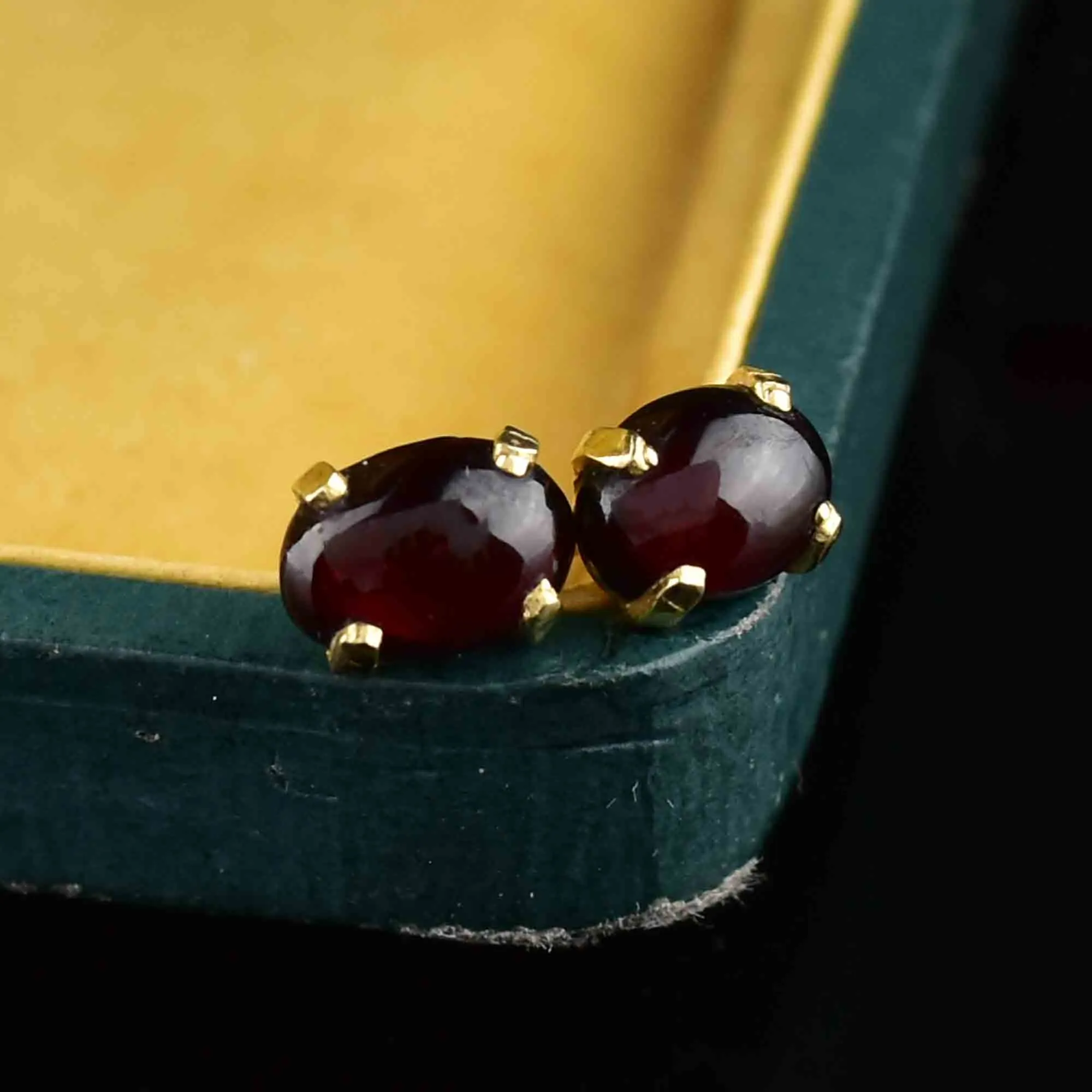 Vintage 14K Gold Garnet Stud Earrings