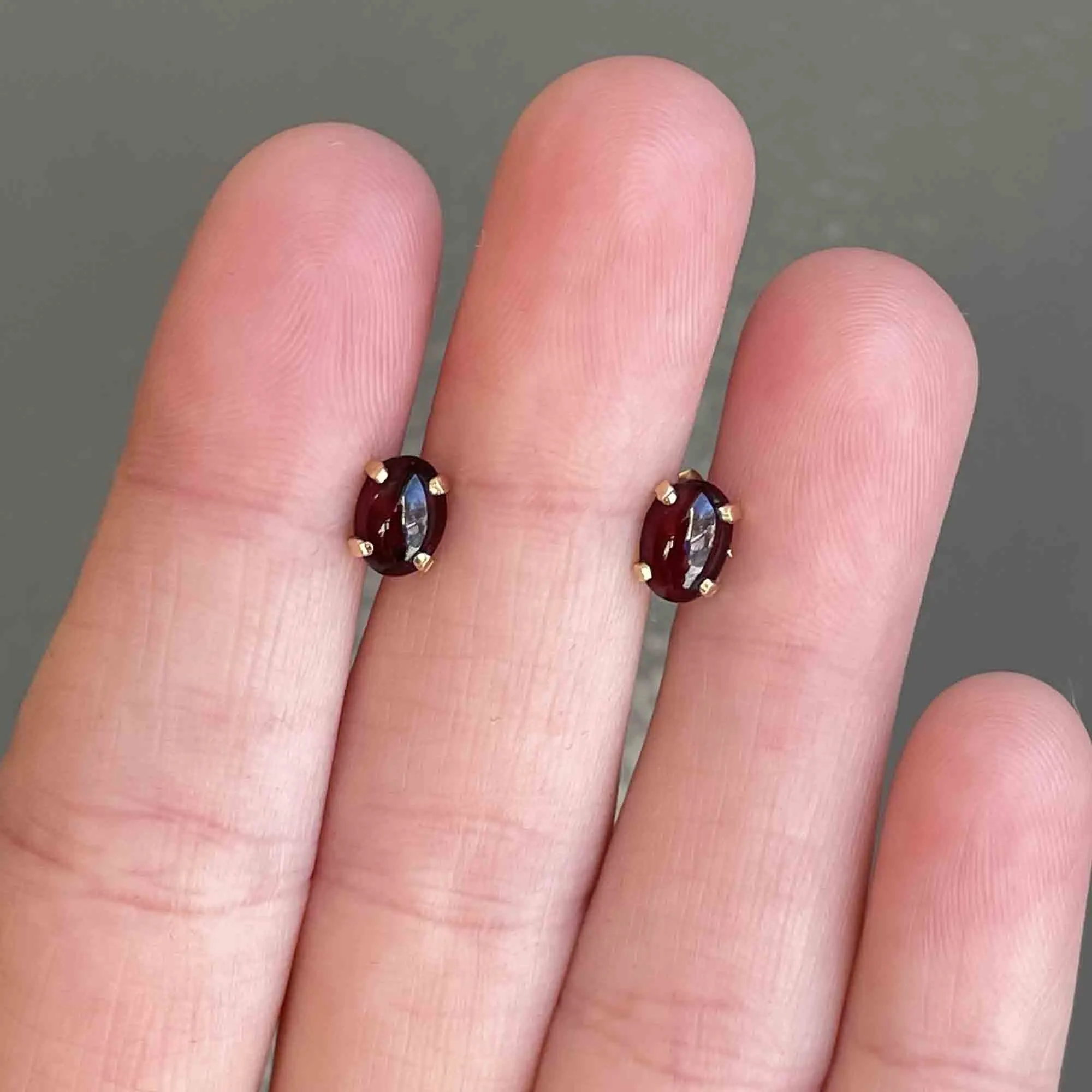 Vintage 14K Gold Garnet Stud Earrings