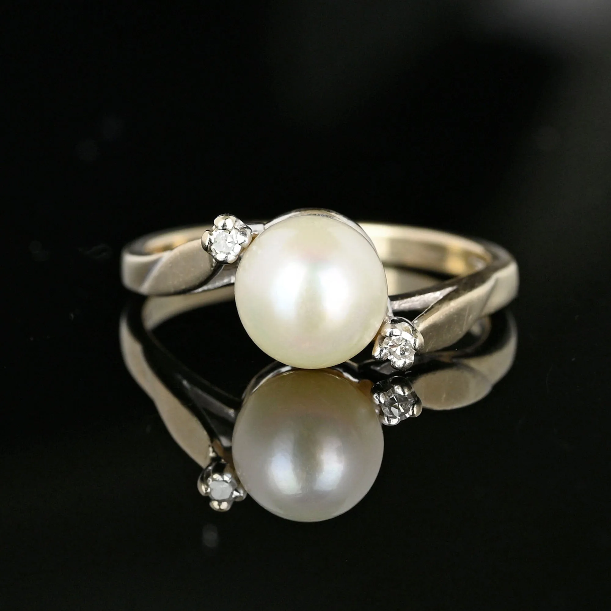 Vintage 14K White Gold Diamond Accent Pearl Ring